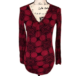 Mossimo red and black print knit top Size small